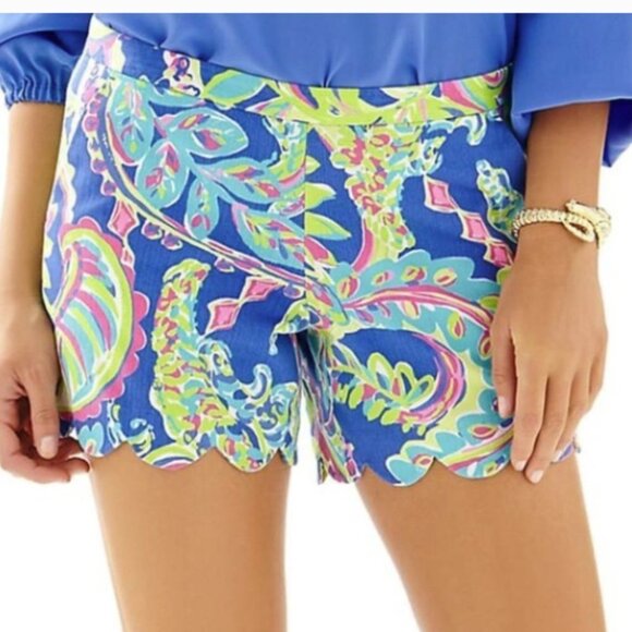 Lilly Pulitzer Pants - Lilly Pulitzer Magnolia Scallop Short Toucan Play size 10 NWOT